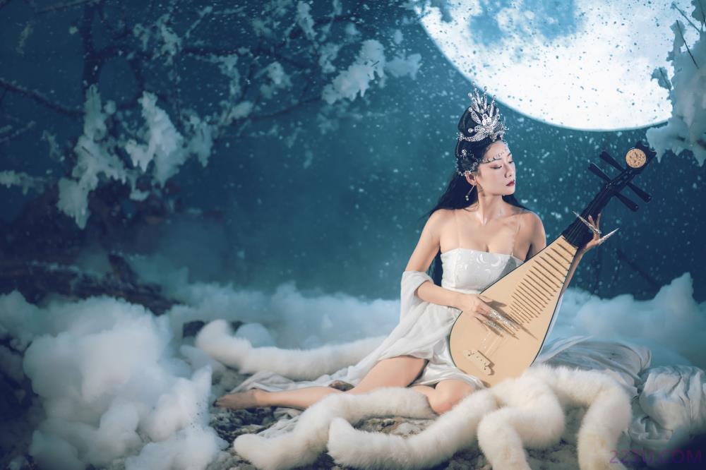 九尾白狐 – 30P – 摄影：海阔天空 – 模特：刺猬-艺语图