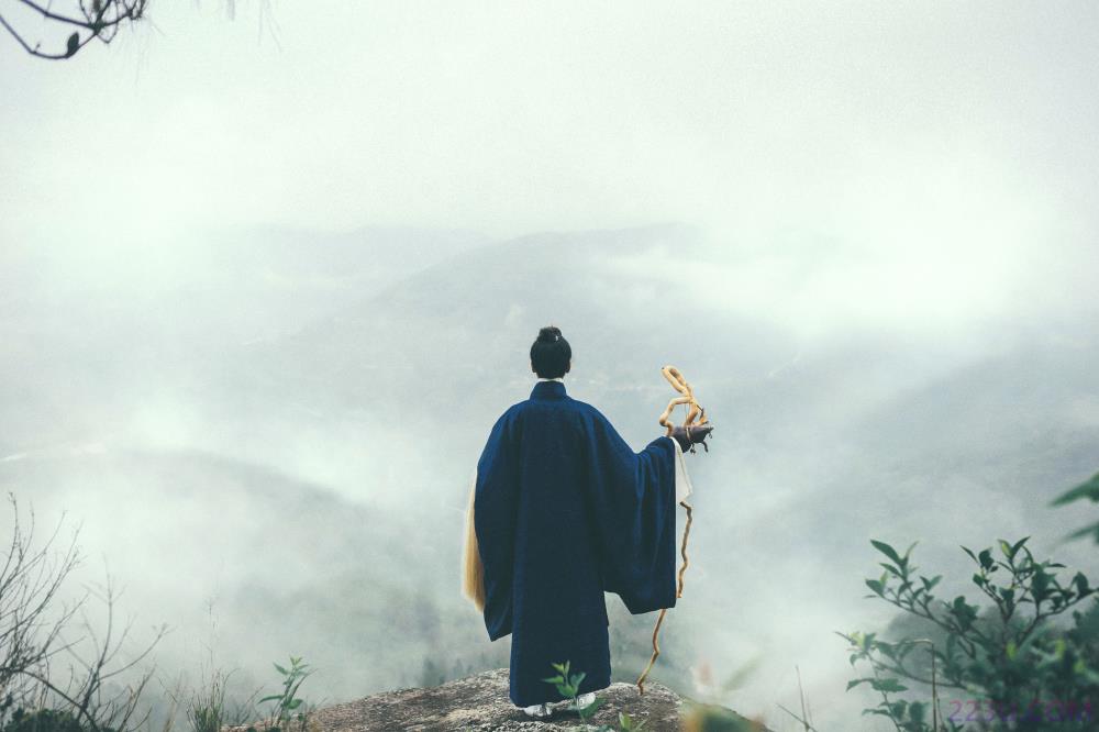 白云中 - 22P - 摄影：从暮暮 - 模特：马崇道-艺语图