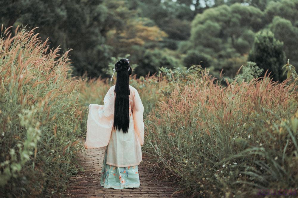 撷芳晚 – 20P – 摄影：若寒Rock – 模特：兔小白-艺语图