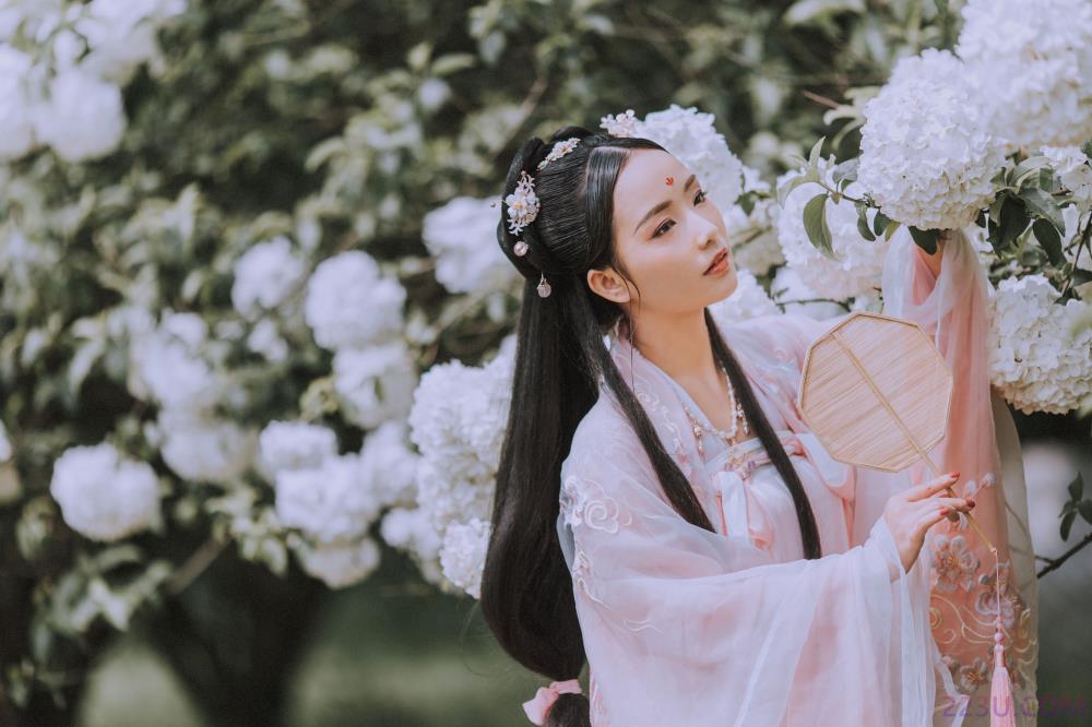 满袖春 – 34P – 摄影：若寒Rock – 模特：xxSilver-艺语图