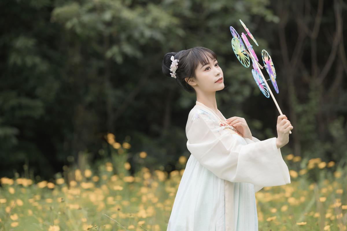 小花花 - 摄影：井月 - 模特：梨一依-艺语图