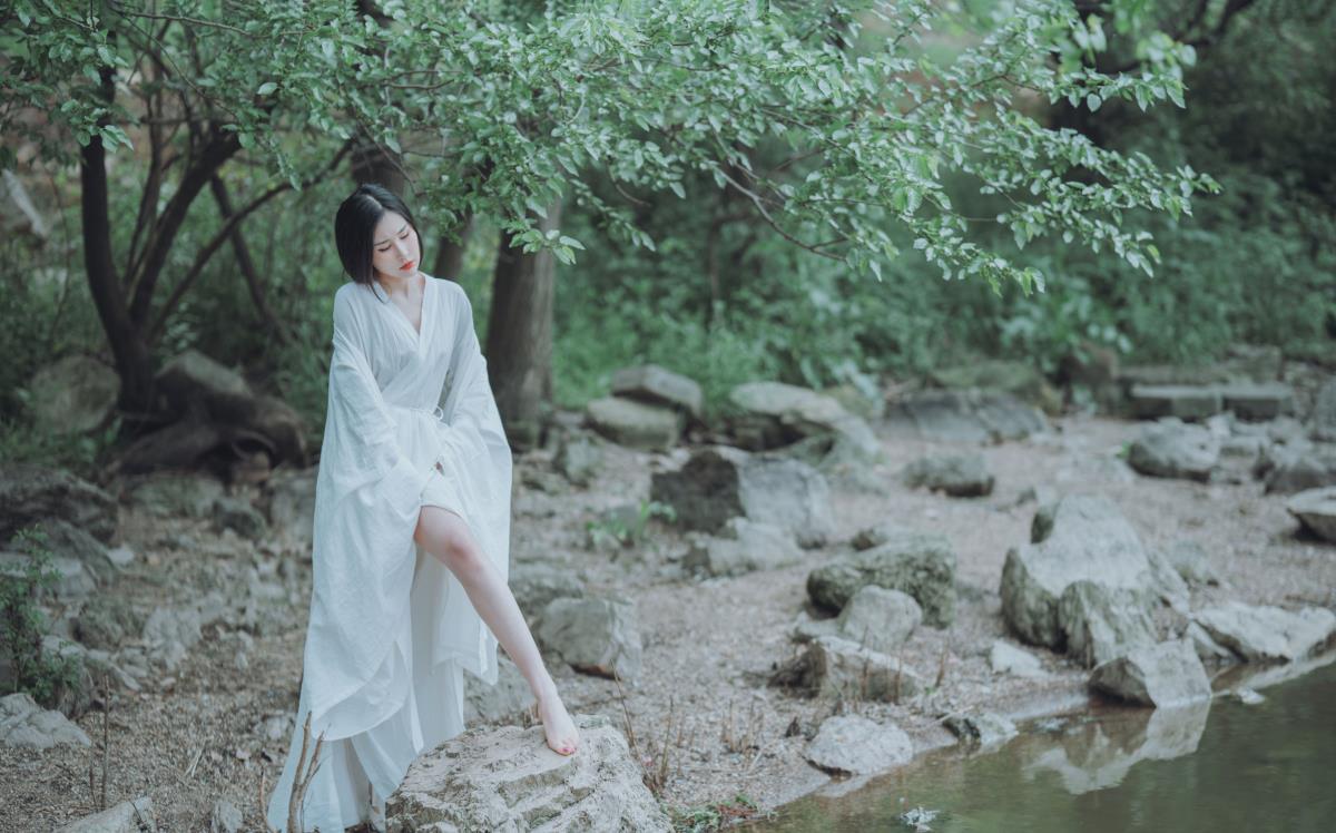 染红尘 - 摄影：随遇 - 模特：雅熙有婴儿肥-艺语图