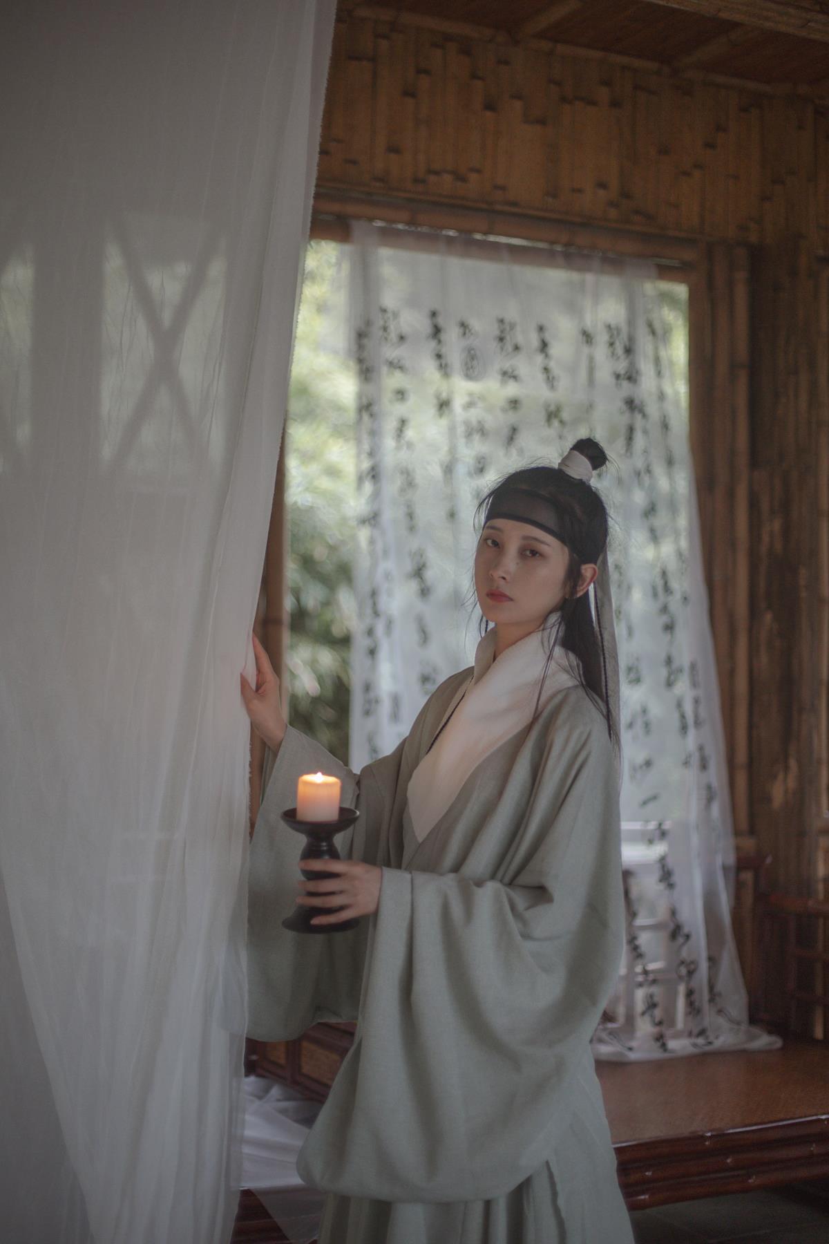 空山松子落，幽人应未眠 – 摄影：双木嘉容 – 模特：五月的三花猫-艺语图