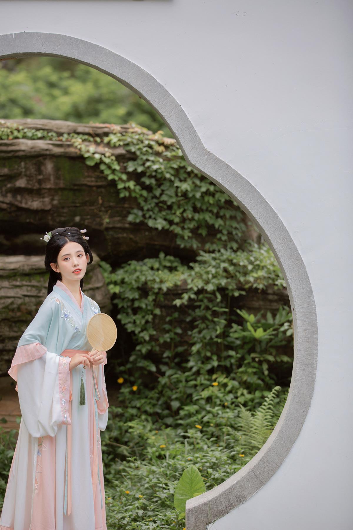 四月清和雨乍晴 – 摄影：双木嘉容 – 模特：小薇-艺语图