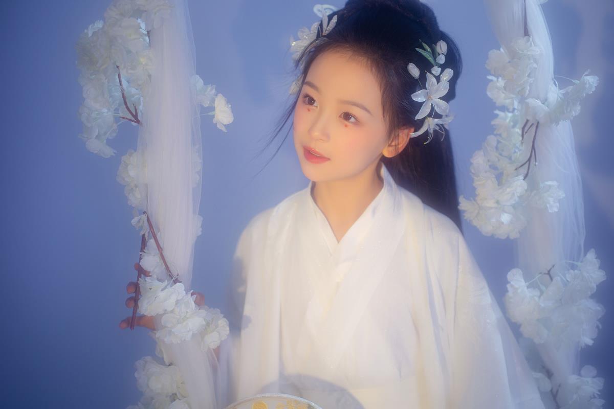 玉簪花 - 摄影：井月 - 模特：倩倩-艺语图