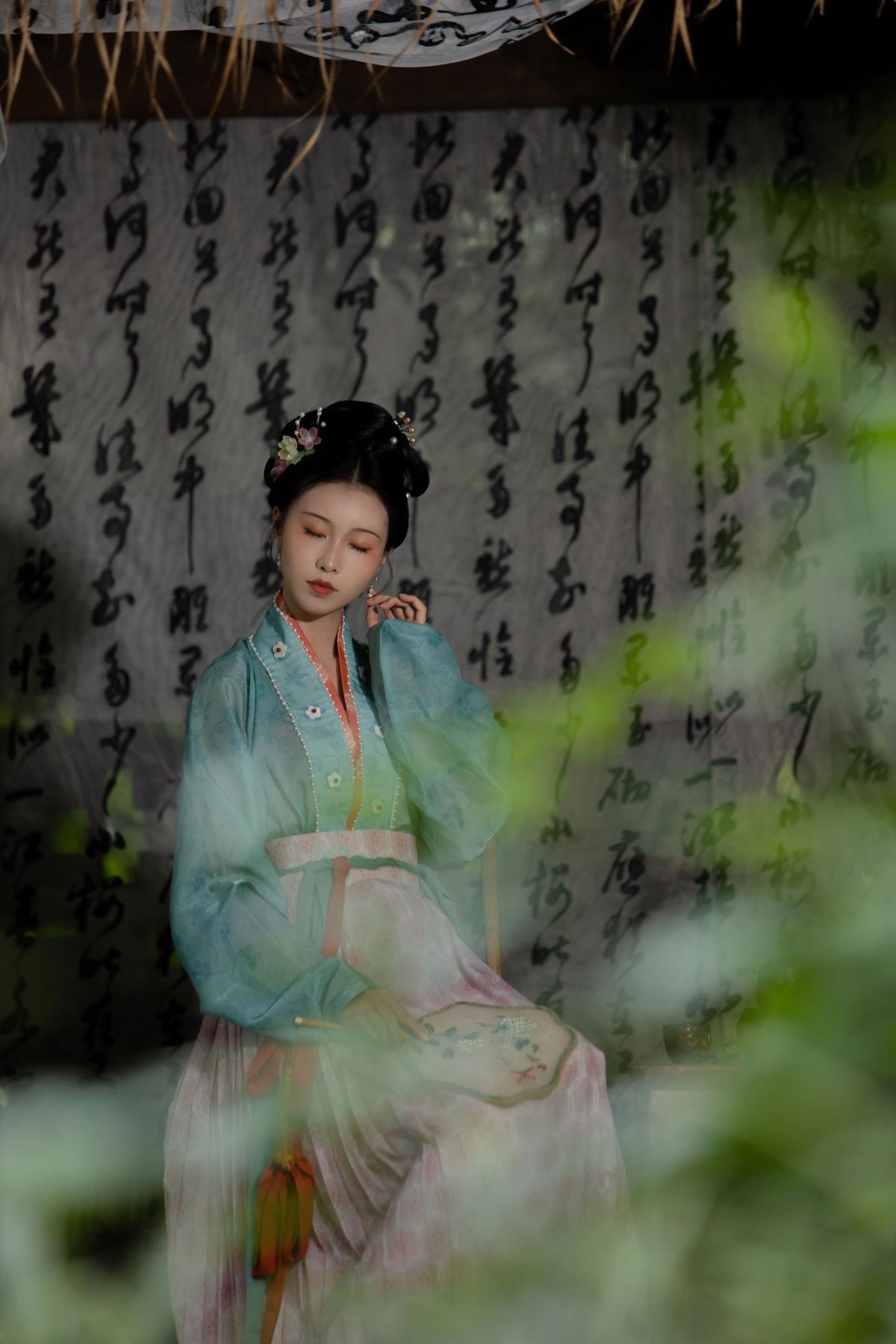 青山锁 – 摄影：出门拍照的小小怪 – 模特：姌Rr-艺语图