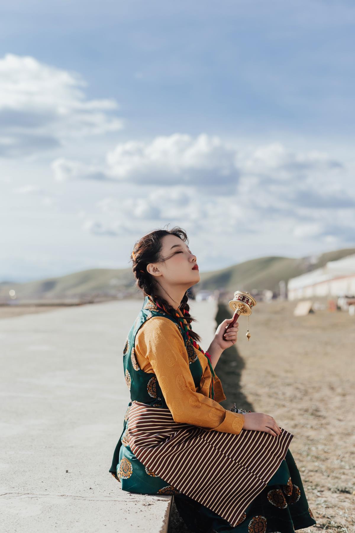 乌兰草原 - 摄影：裕奇学长 - 模特：紫卿-艺语图