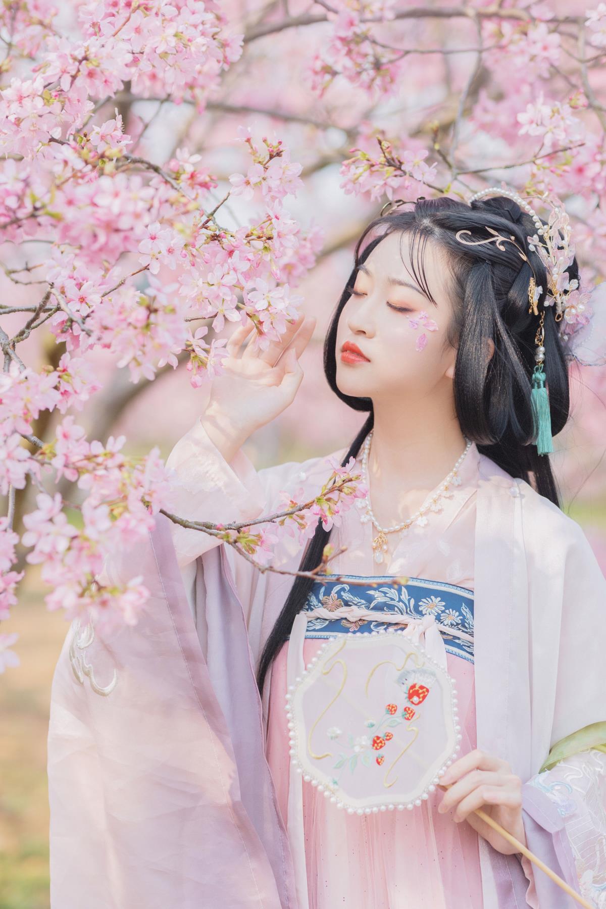 樱 – 摄影：乌蝇Gor – 模特：琼_娜-艺语图