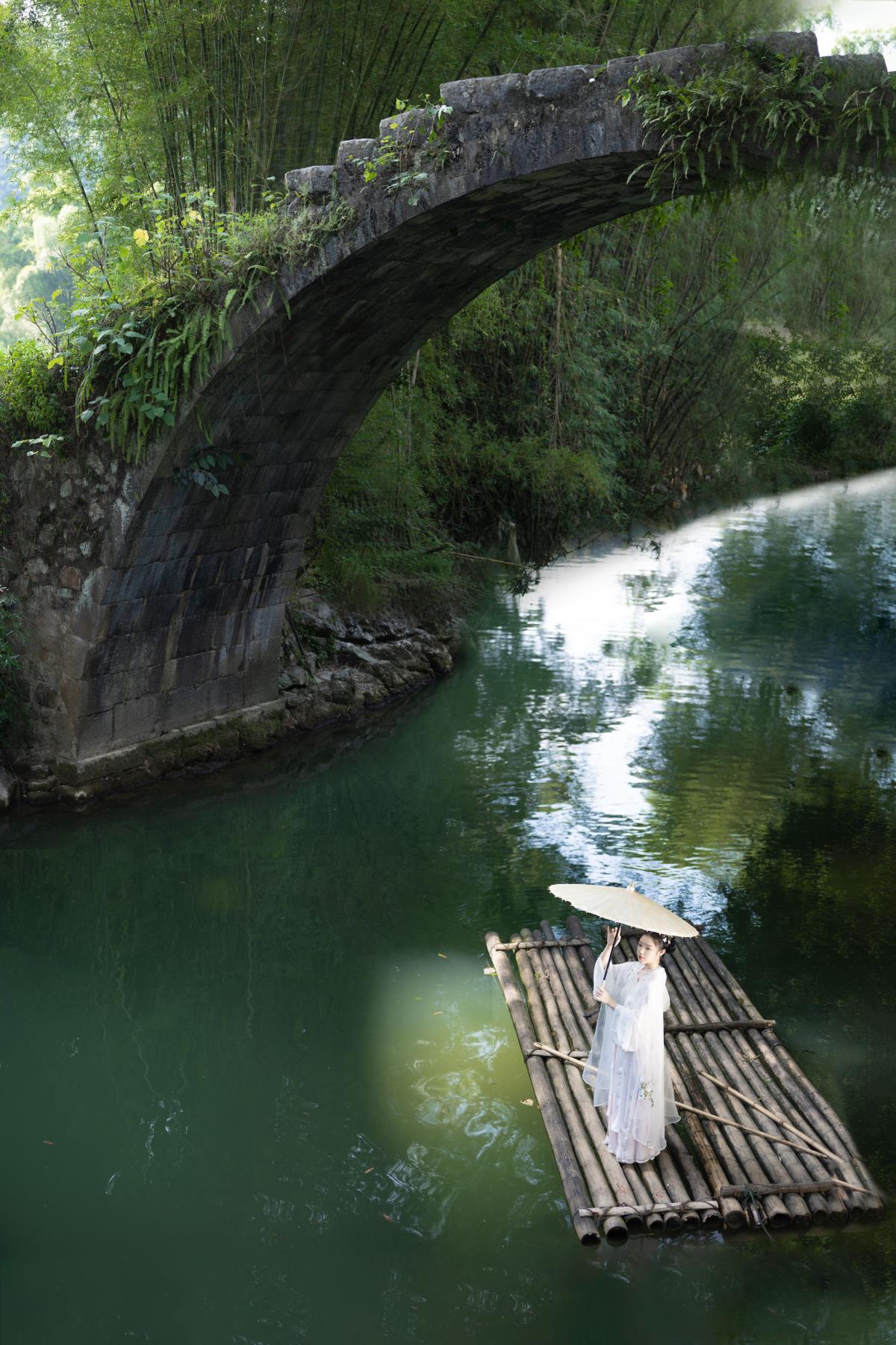 山涧 – 摄影：沉诗思 – 模特：七霓巳猫--艺语图