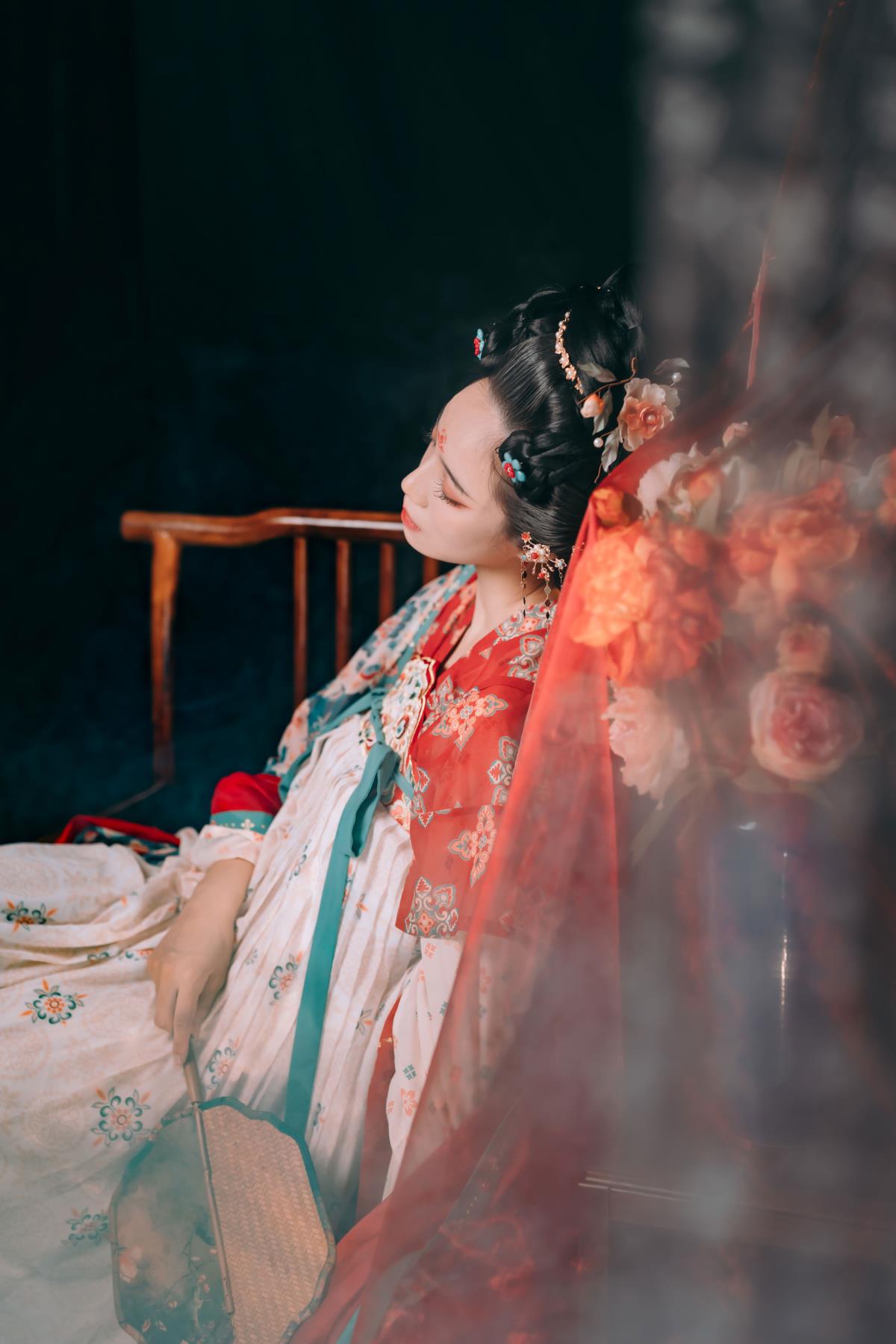 花想容颜 – 摄影：雷斯写真集 – 模特：贰加六-艺语图