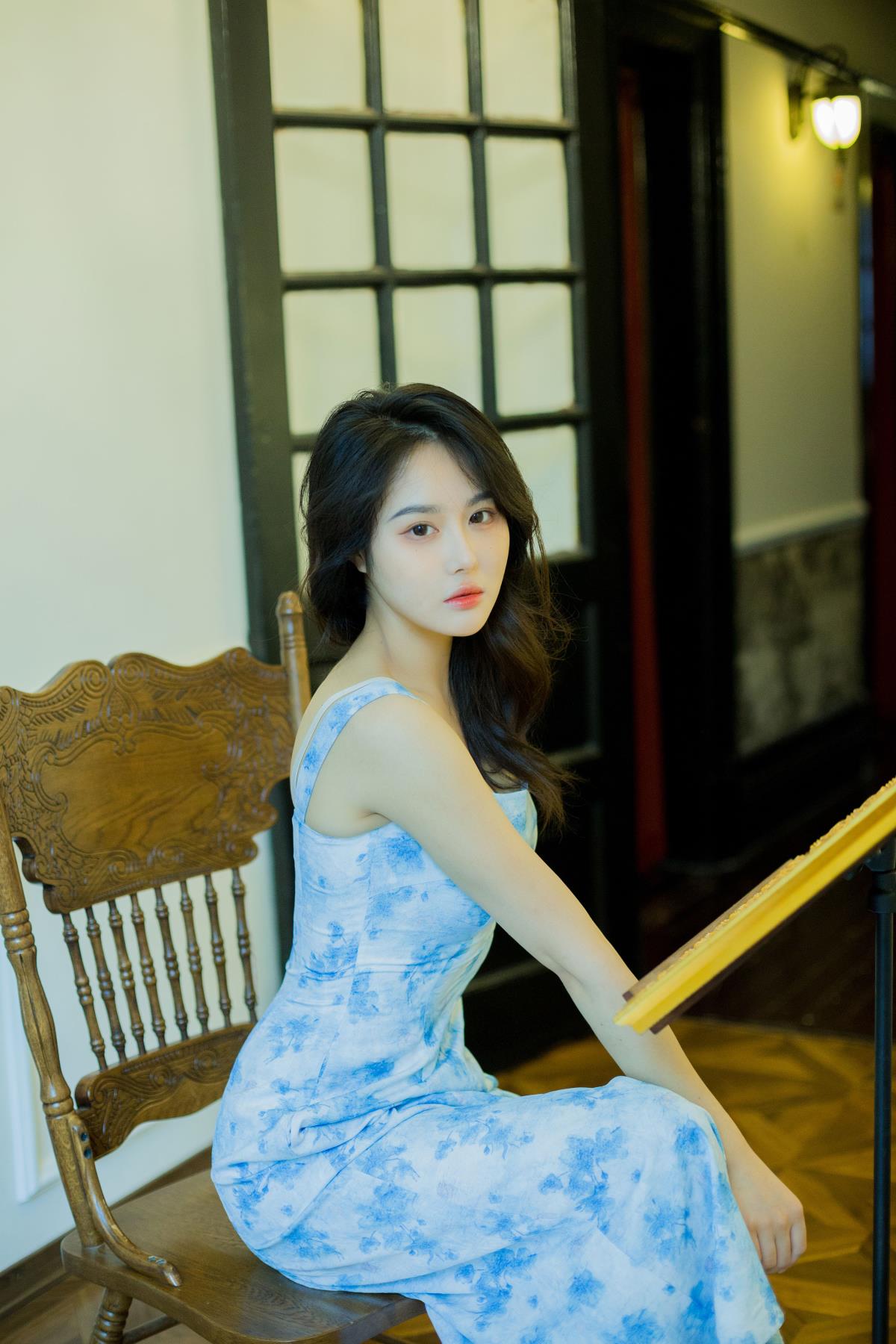 肆意 – 摄影：LLL_Lia_ – 模特：鸭鸭泡芙-艺语图