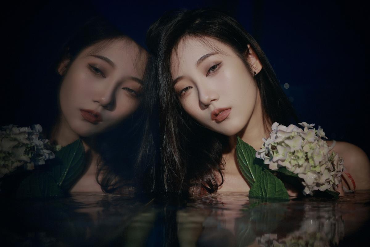 有人喜欢蓝 - 摄影：乌蝇Gor - 模特：o1ne万-艺语图