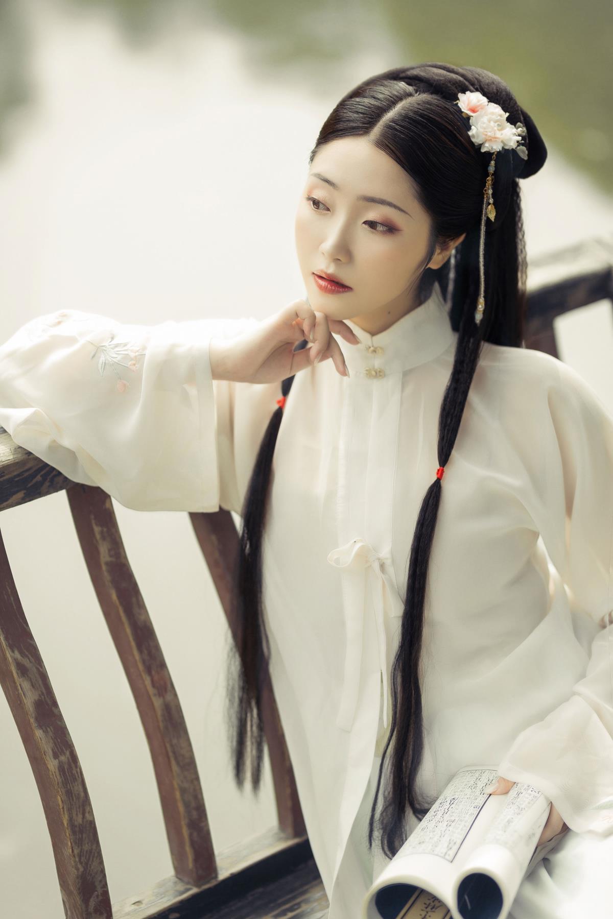 庭院深几许 – 摄影：是吴小黑呀 – 模特：胡毛毛斯基-艺语图