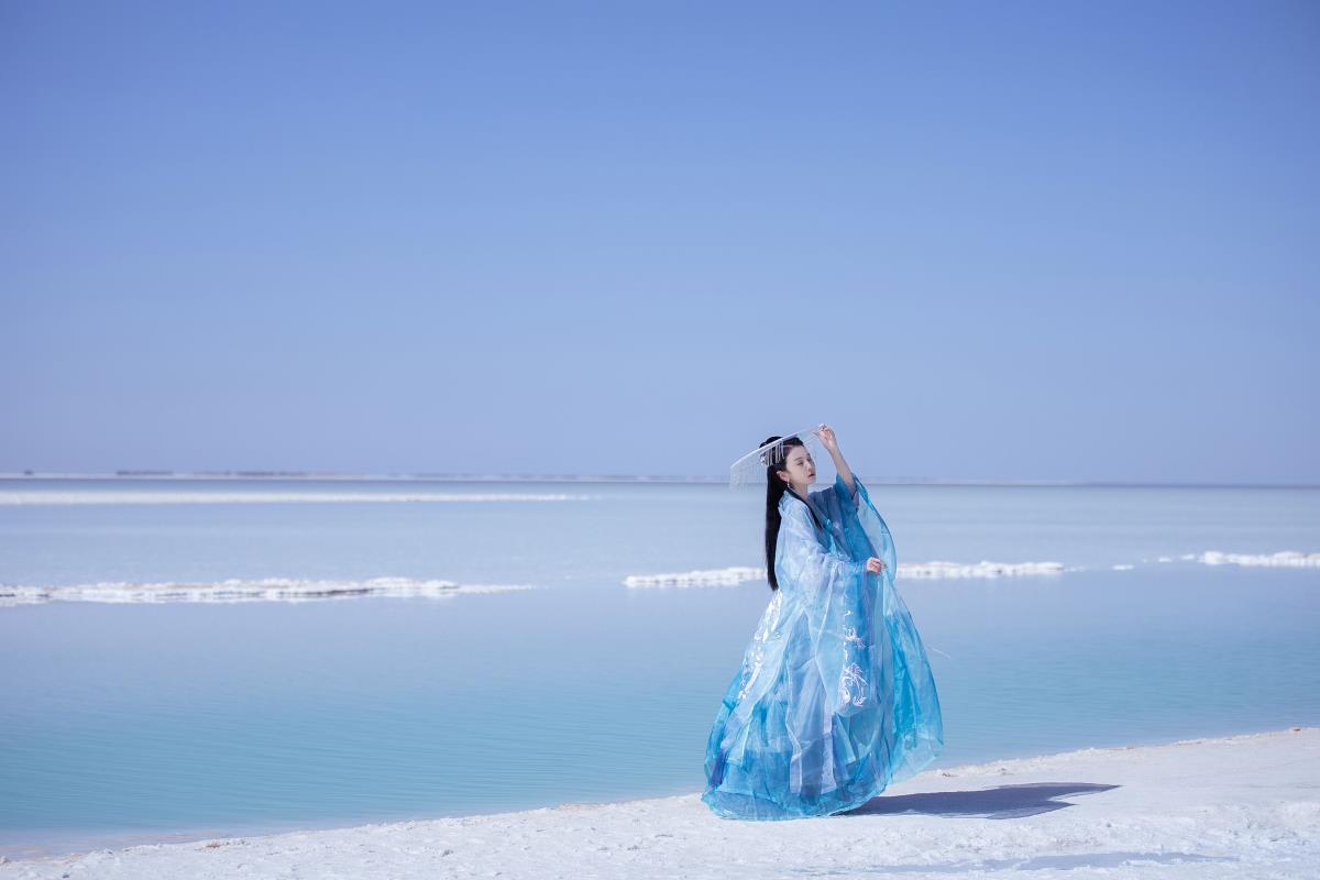 风铃响，故人归 - 摄影：镧商商商 - 模特：小猫里奈-艺语图