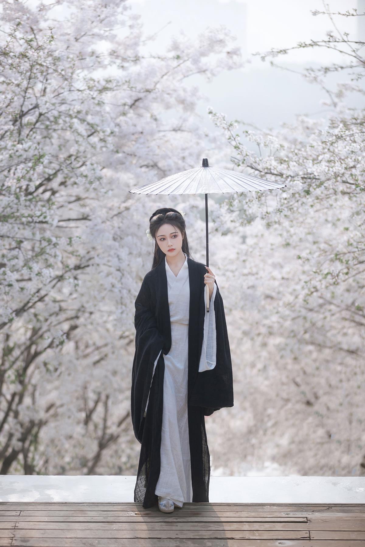 白樱 – 摄影：孙淼淼_淼淼淼淼 – 模特：梨一依-艺语图