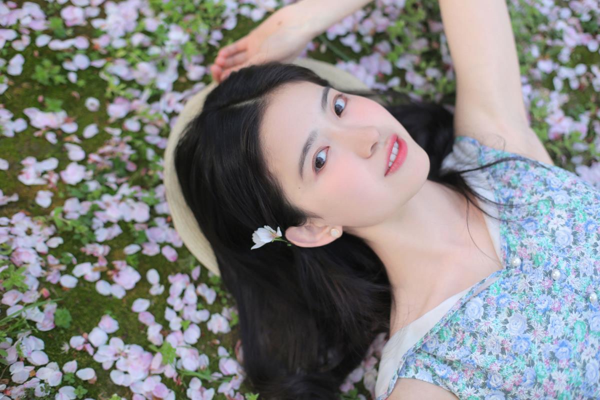 花倦 - 摄影：摄影师暗栀 - 模特：小草草呀-艺语图