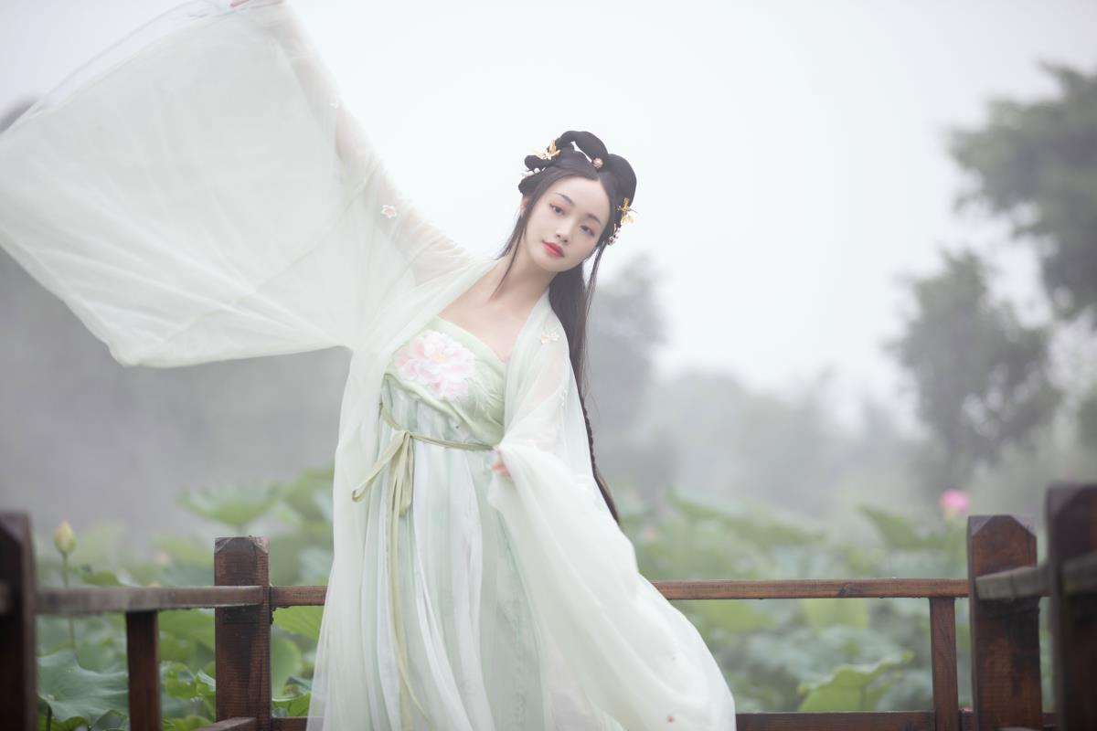 荷 - 摄影：米木兮 - 模特：凌子兮-艺语图