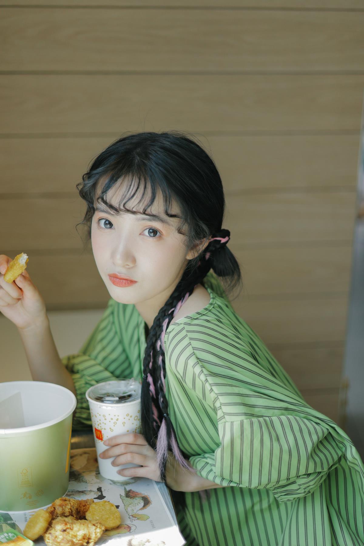 夏日女友 – 摄影：蓝胖子 – 模特：一只阿梦崽-艺语图