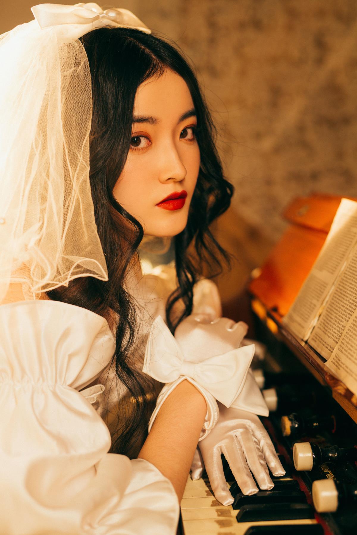 一个人的婚纱 - 摄影：Littlebird - 模特：玲兰-艺语图