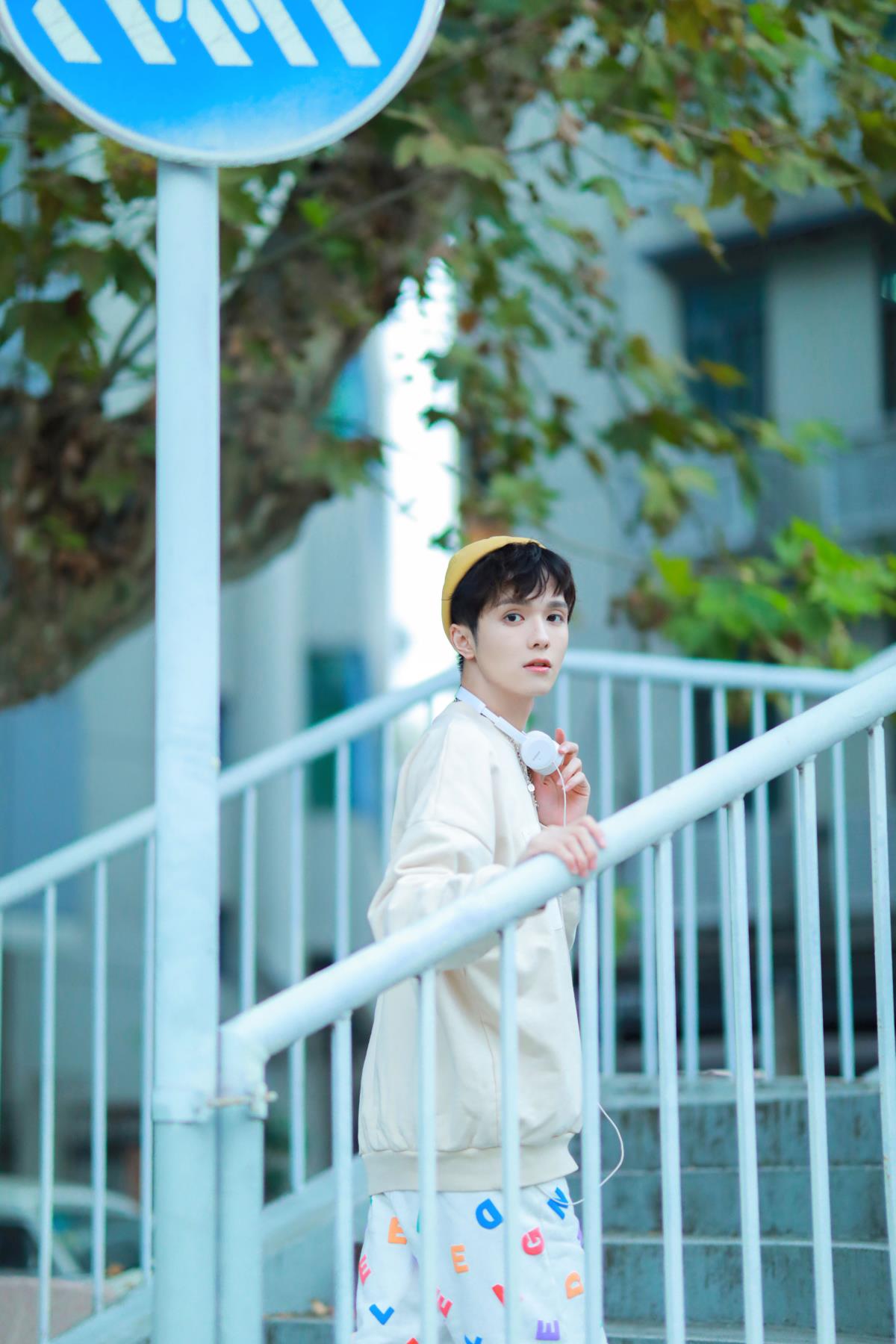 小小少年 – 摄影：摄影师暗栀 – 模特：_也比大熊_-艺语图