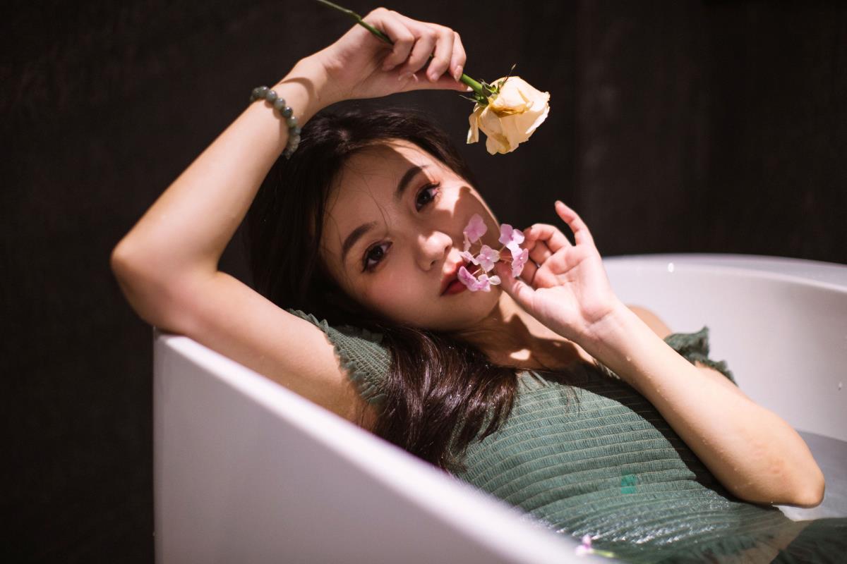 沉溺 - 摄影：明月浣尘 - 模特：夏芸是只小考拉-艺语图