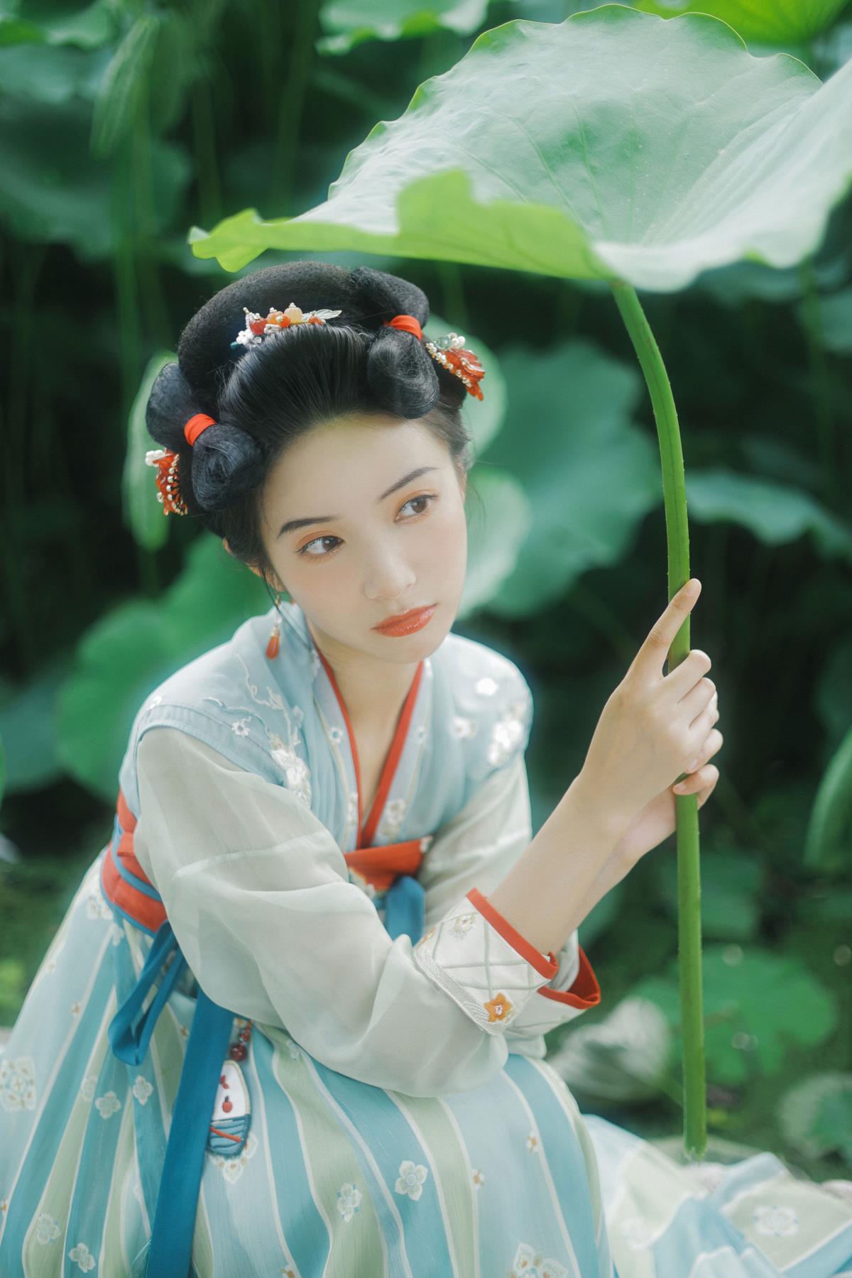 夏荷 – 摄影：蓝胖子 – 模特：一只阿梦崽-艺语图