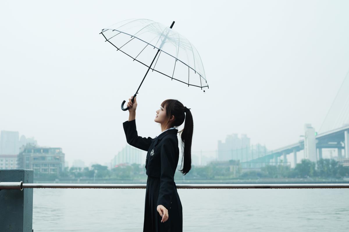 阴天的小确幸 – 摄影：魔颜社D叔 – 模特：兔子Zzz不吃胡萝卜-艺语图