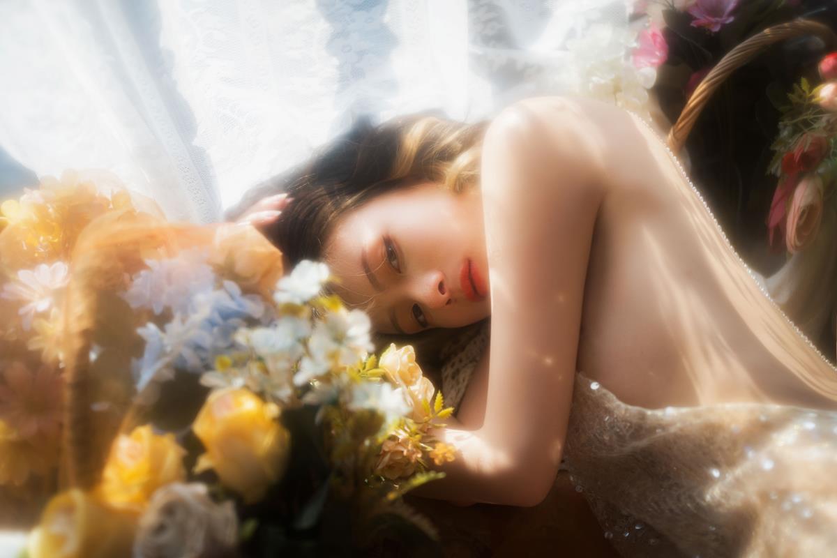 窗外落霞 – 摄影：西瓜呆毛汪 – 模特：琴玖久-艺语图