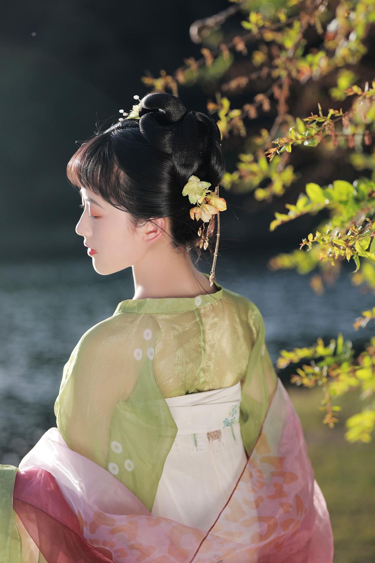 桃红柳绿 – 摄影：阿录- – 模特：顺锦-艺语图