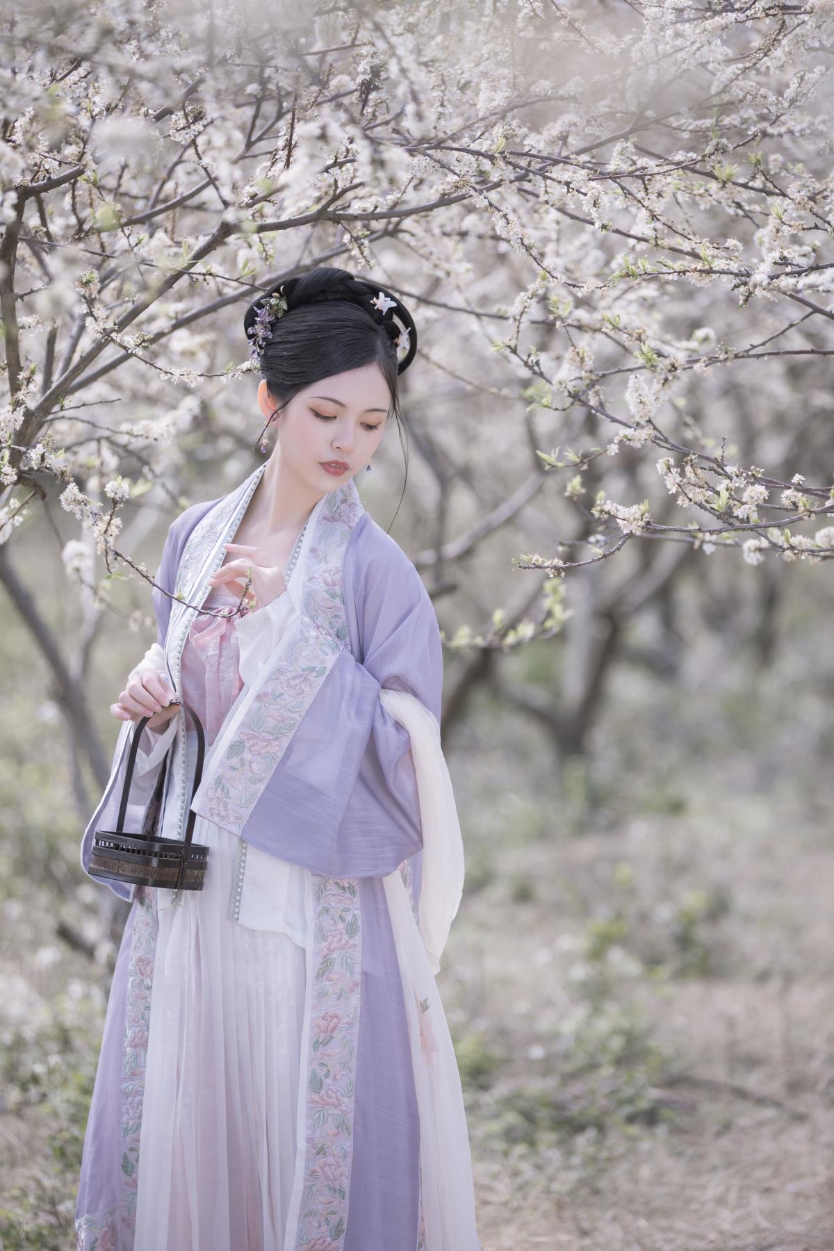 李花 – 摄影：沉诗思 – 模特：winnie-艺语图