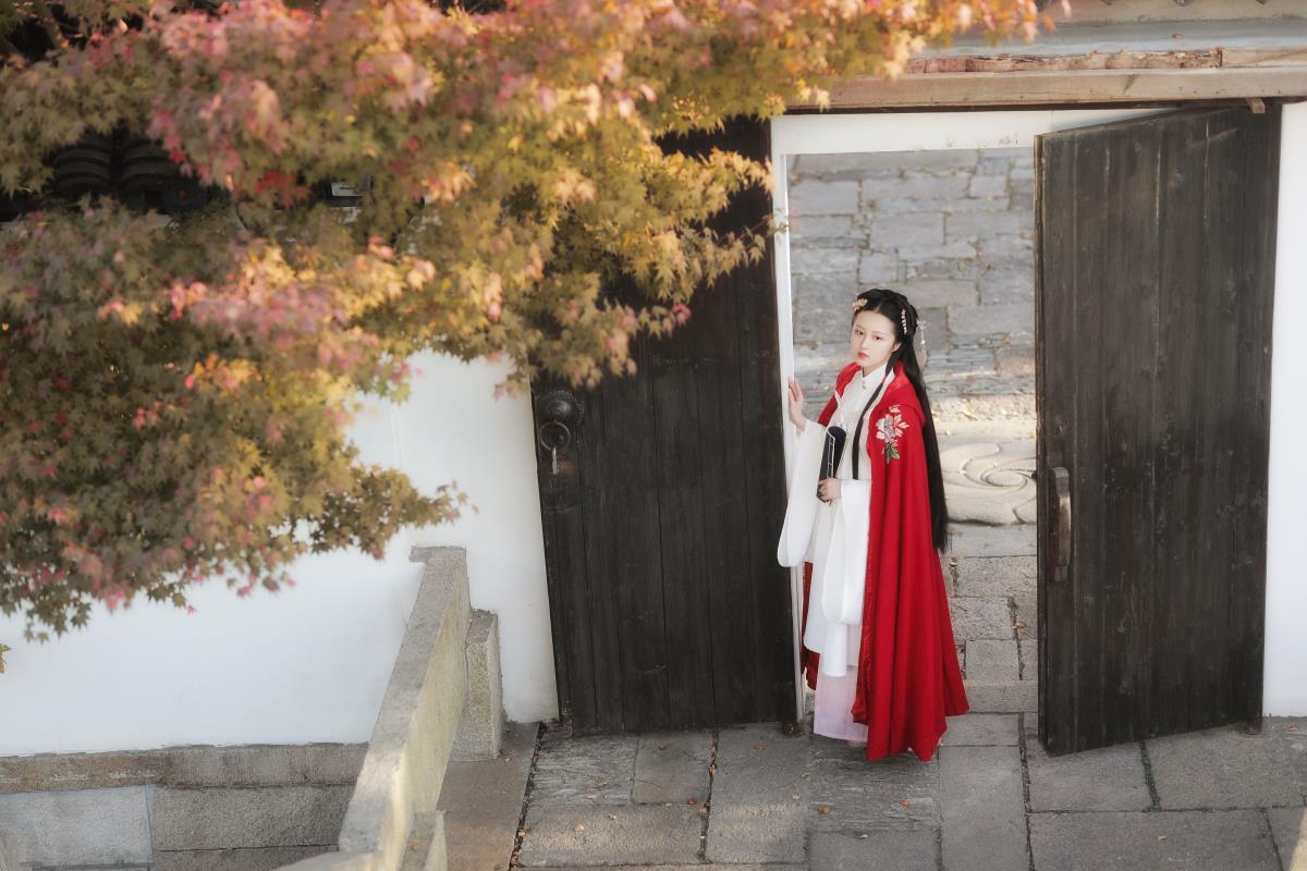 秋意生何许 – 摄影：子瞬 – 模特：鱿鱼阿姨-艺语图