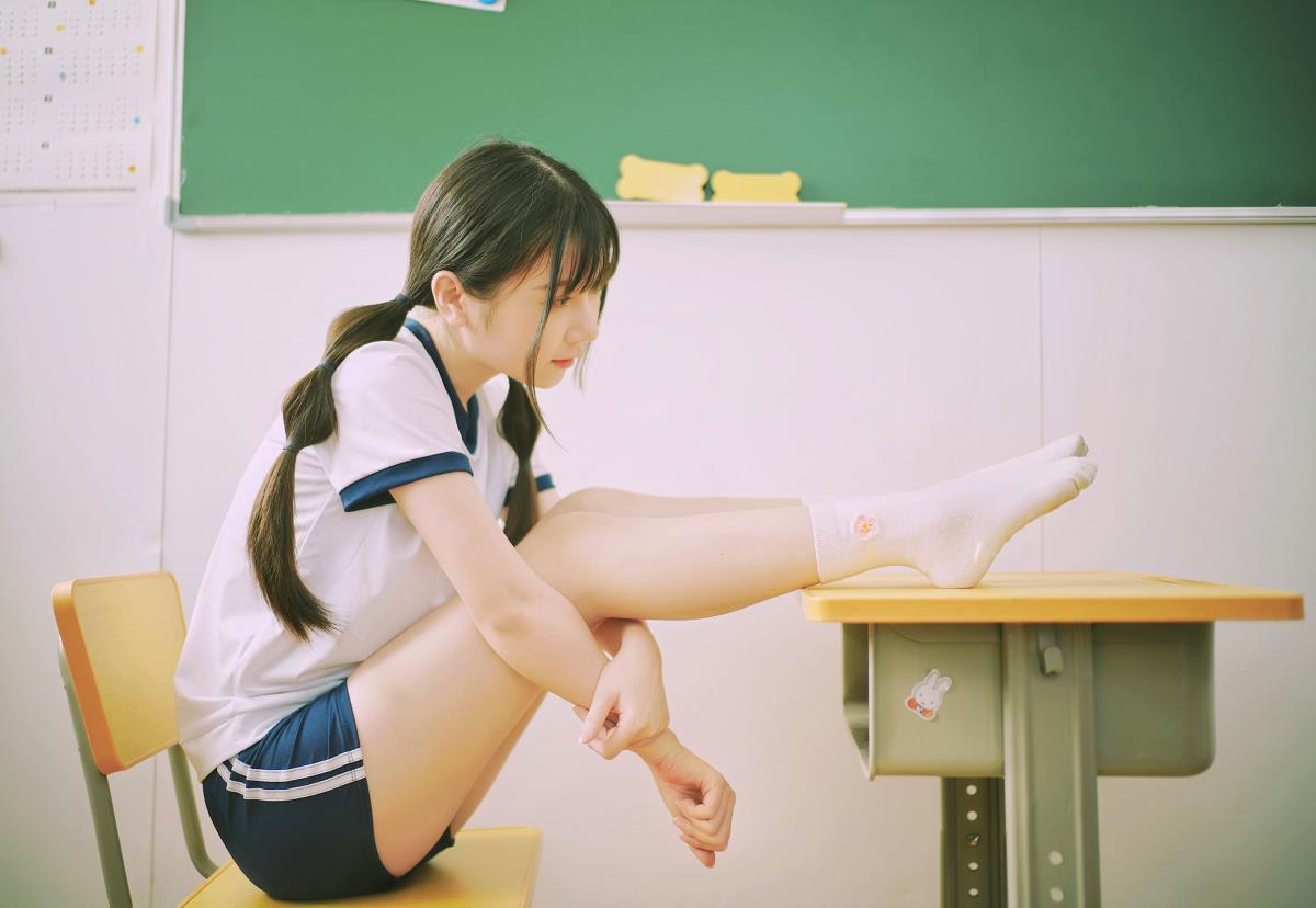 青春教室 – 摄影：Tommy汤面 – 模特：萌萌-艺语图