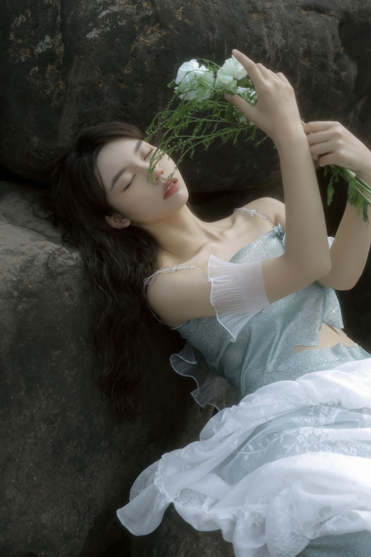 回到森林 – 摄影：犯困的可爱哆 – 模特：不齐-艺语图