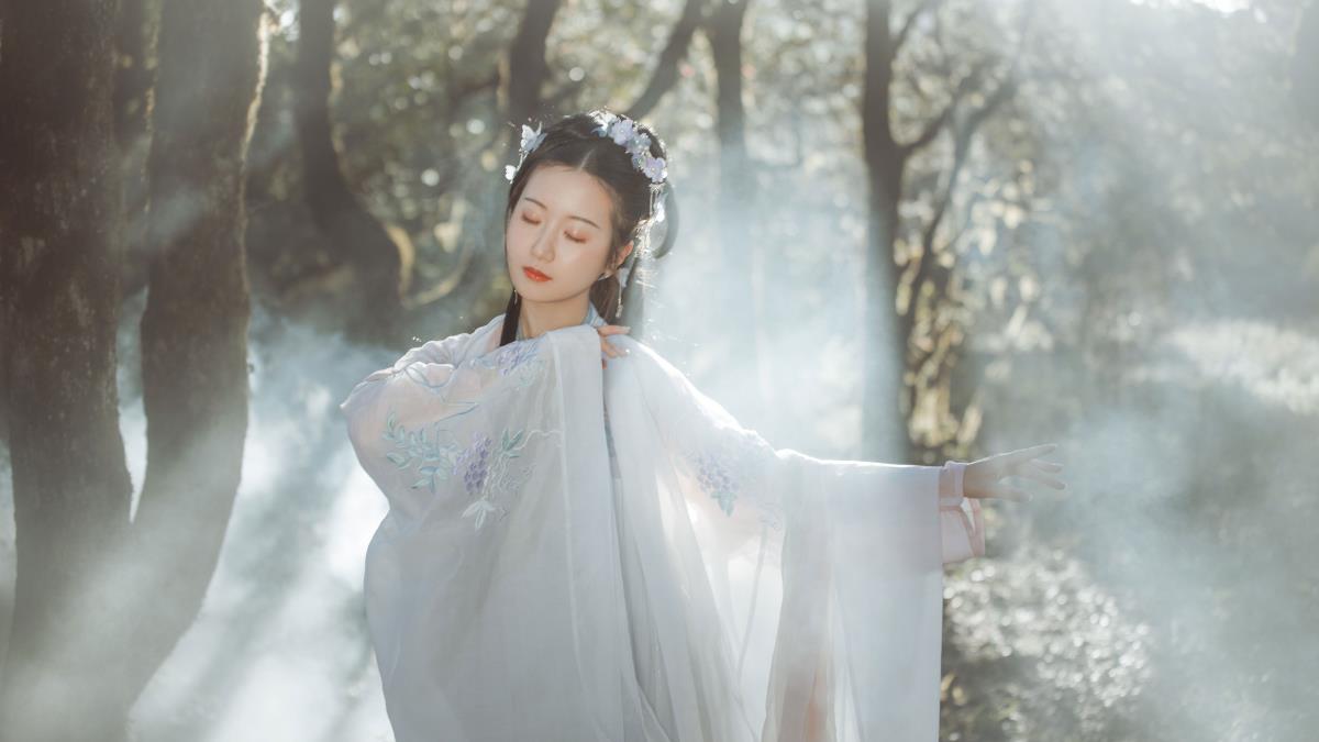 神女赋 – 摄影：米木兮 – 模特：粥米饭-艺语图