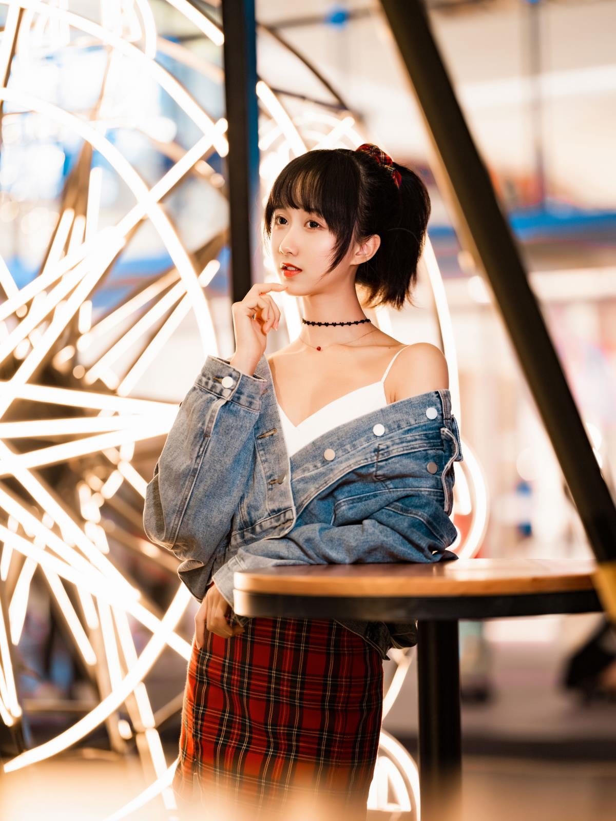 灯火斑斓 – 摄影：西瓜呆毛汪 – 模特：木棉棉VwV-艺语图