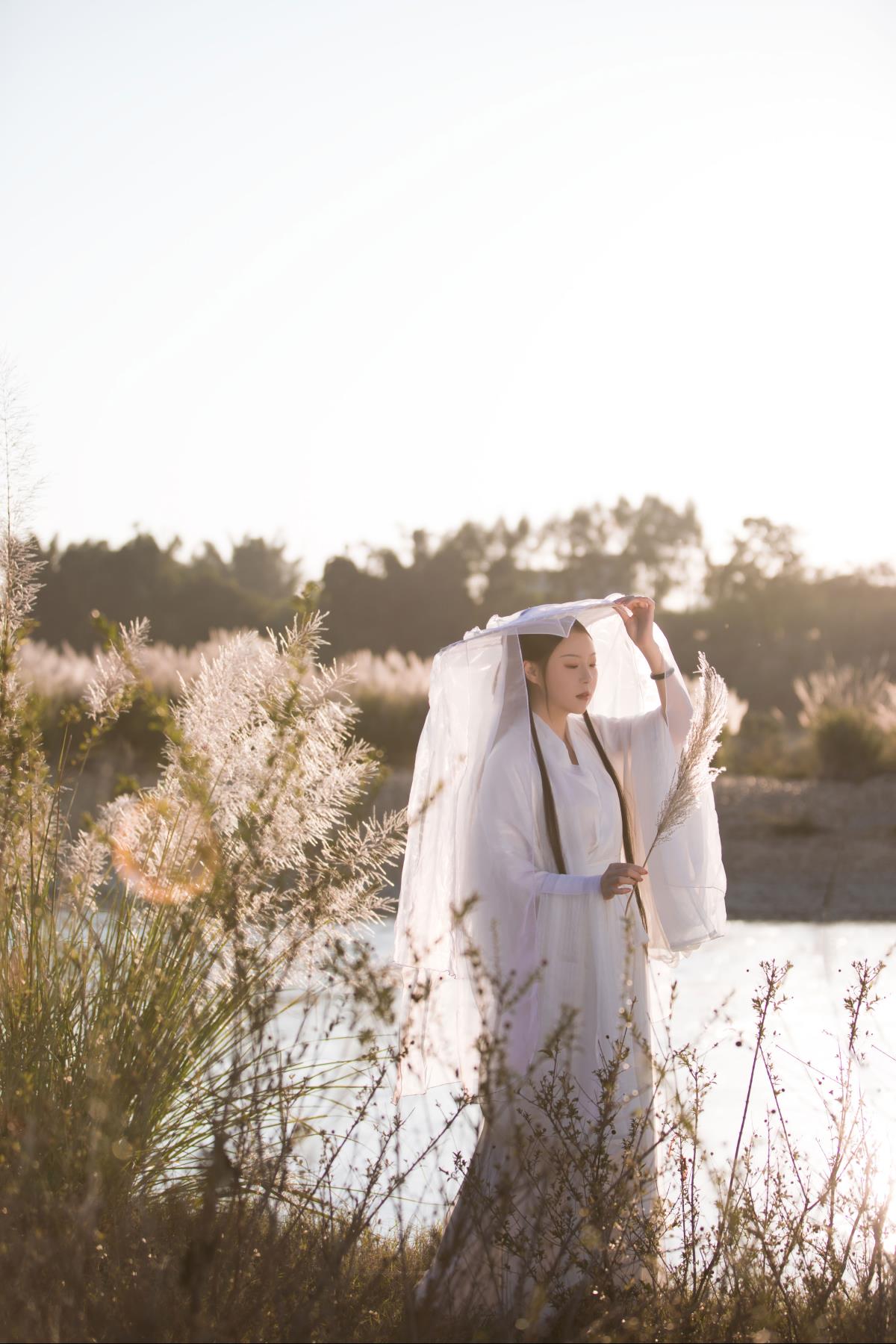 萤火 – 摄影：沉诗思 – 模特：卓妍-艺语图