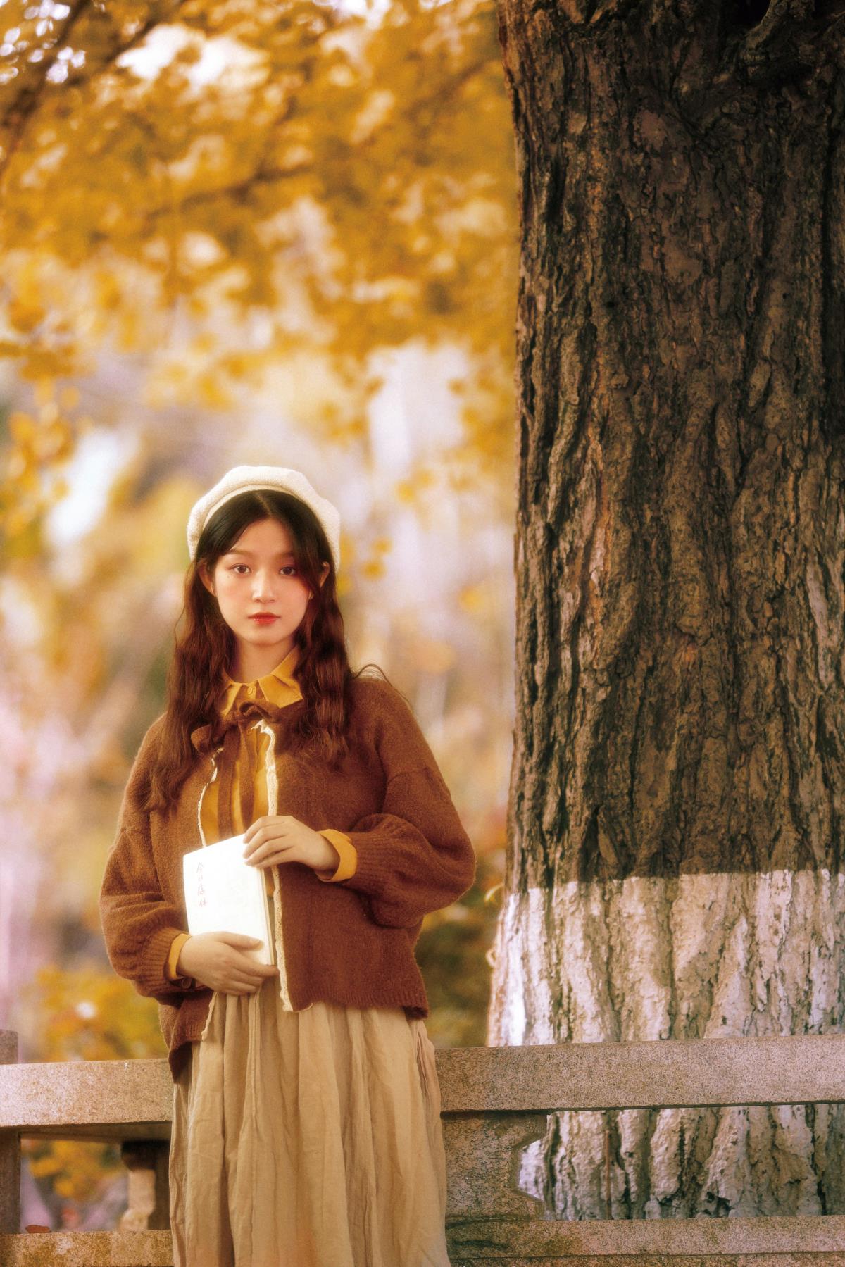 秋日银杏 - 摄影：犯困的可爱哆 - 模特：小娲-艺语图
