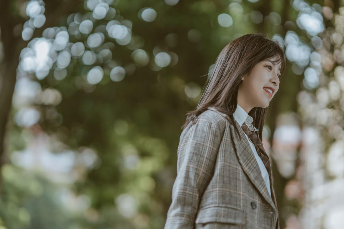 青春是手牵手坐上了永不回头的火车 – 摄影：一纸三旬 – 模特：不可端妮-艺语图