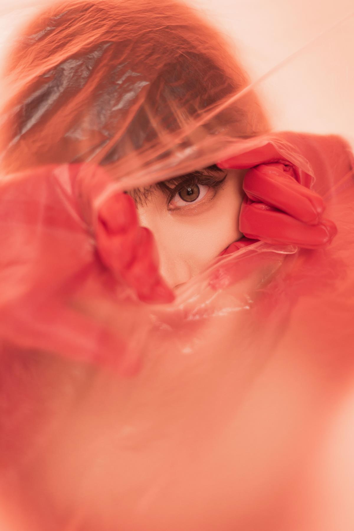 会跳舞的红手套 – 摄影：魔颜社D叔 – 模特：贰加六-艺语图