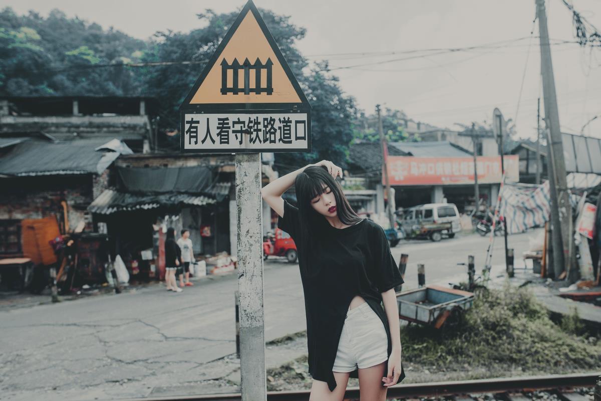 岁月争不过时间的风 - 摄影：裕奇学长 - 模特：相思-艺语图