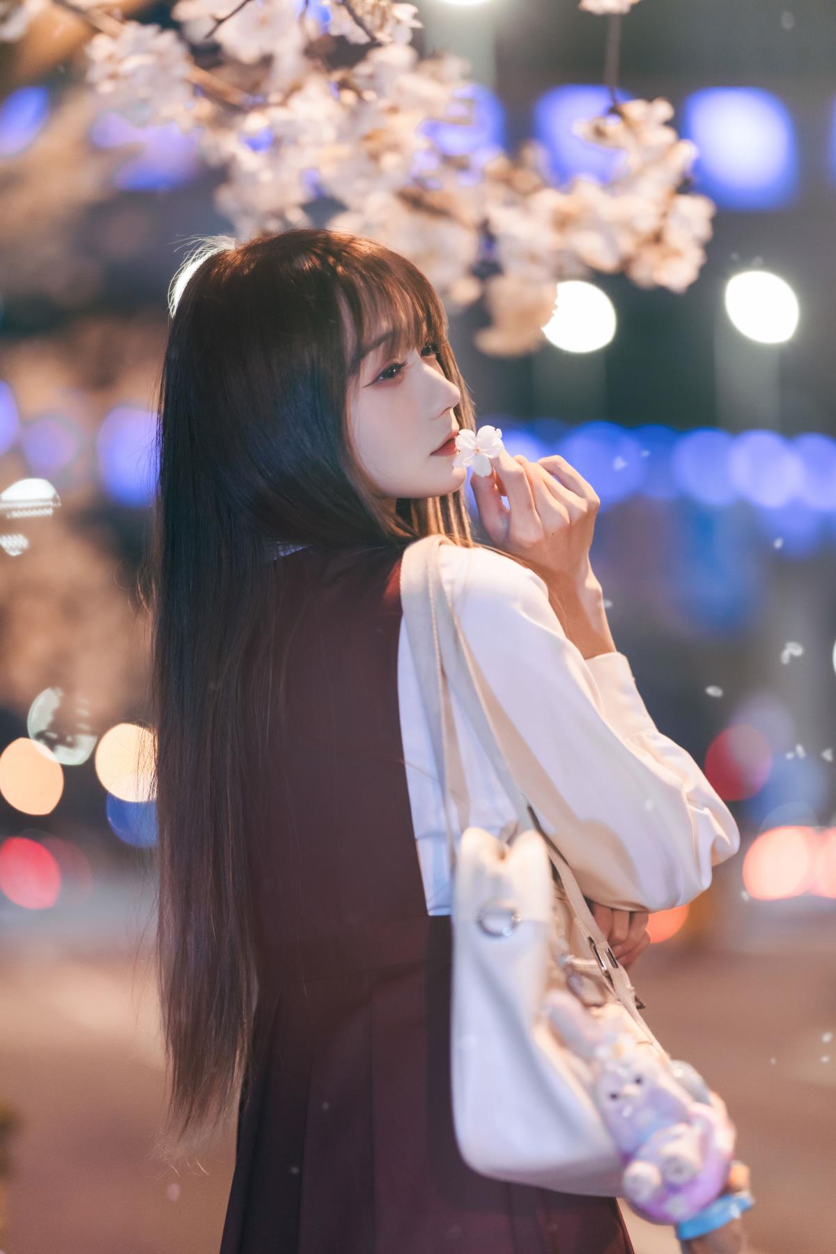 邂逅樱花雨 - 摄影：雷斯写真集 - 模特：兔子Zzz不吃胡萝卜-艺语图