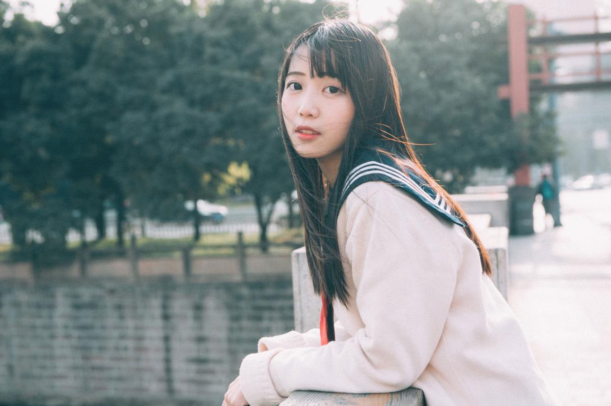 暖阳下 – 摄影：裕奇学长 – 模特：如歌-艺语图