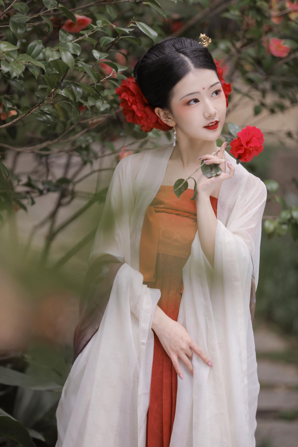 见山茶 - 摄影：沉诗思 - 模特：酸辣湯兒-艺语图