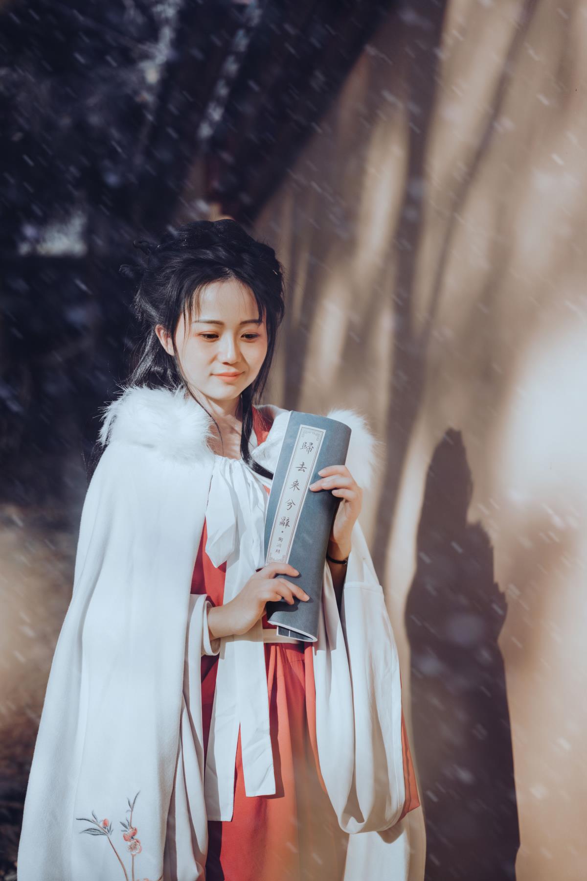 图片[1]-暮雪 – 摄影：随遇 – 模特：嬛嬛-艺语图