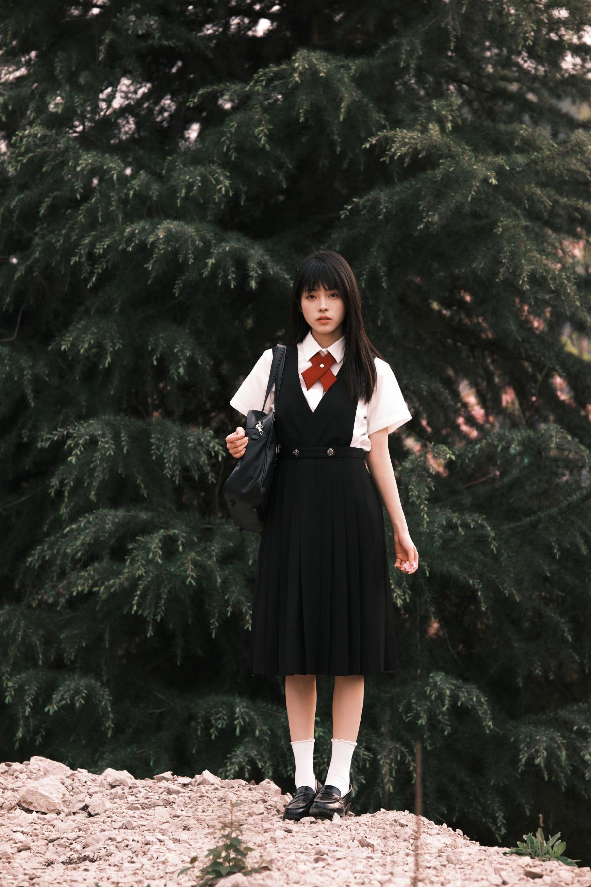 晚樱 – 摄影：武庚 – 模特：小松麻奈-艺语图