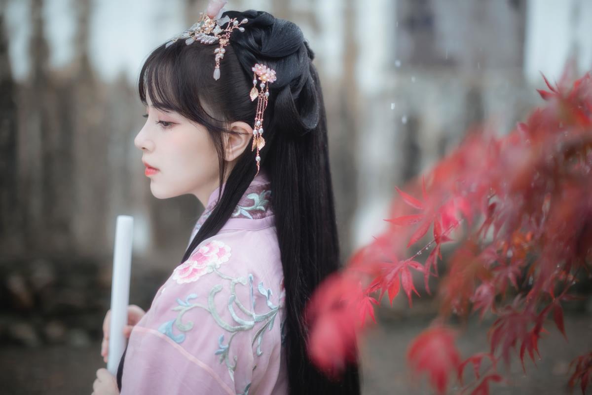 绮疏 – 摄影：万锦其 – 模特：公子不坏-艺语图