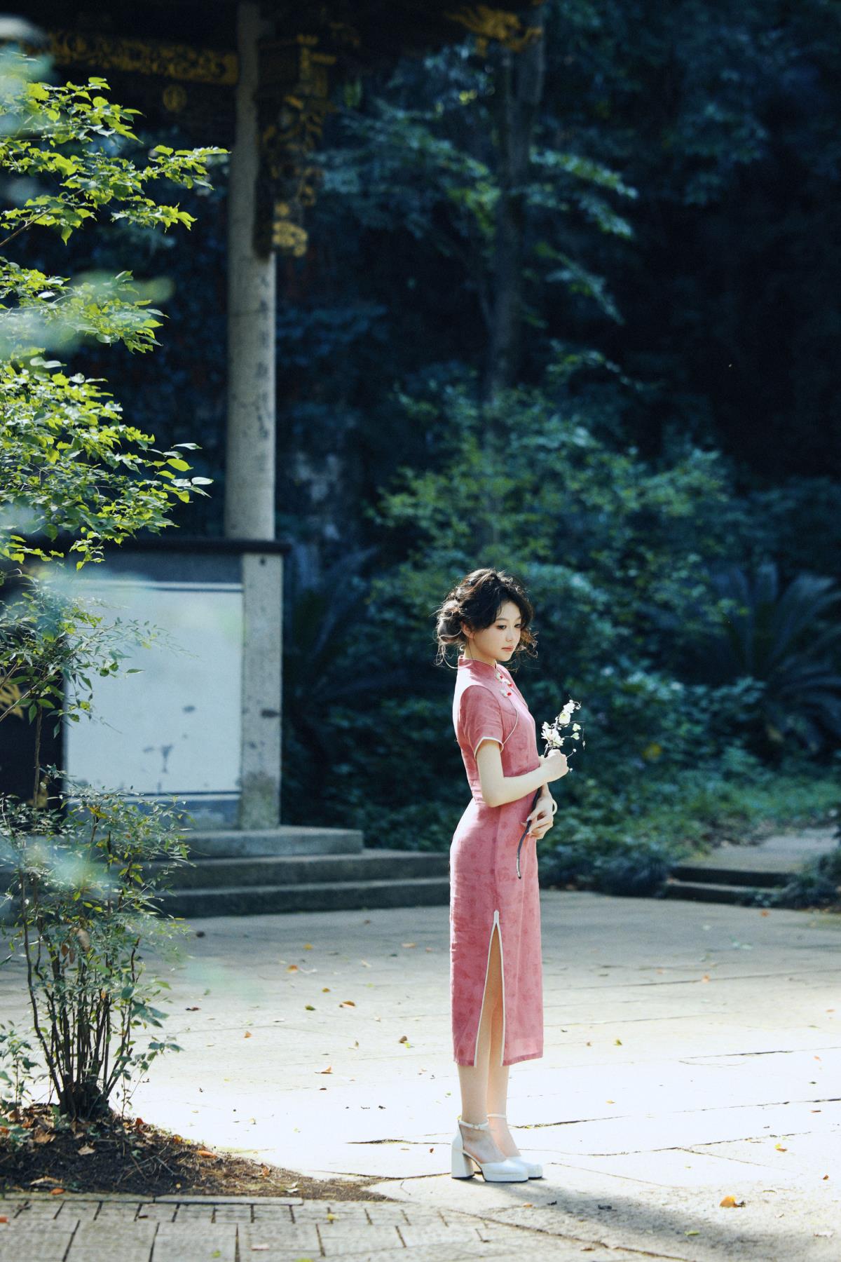 气质如兰 江南旗袍 – 摄影：摄影师鹤白 – 模特：晨曦-艺语图