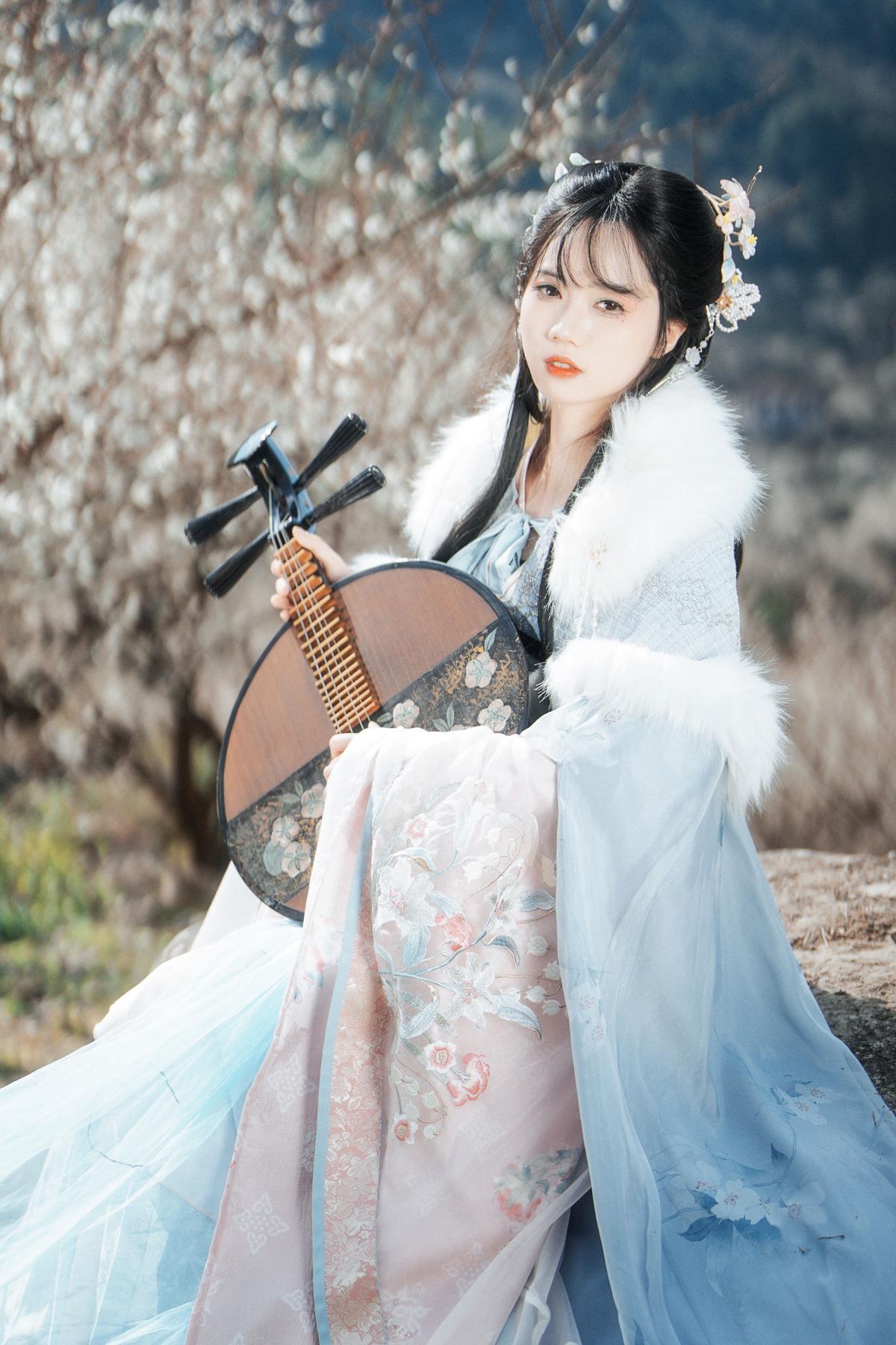 梅花古风人像拍摄 - 摄影：小蜜蜂 - 模特：南有陈喵喵~-艺语图