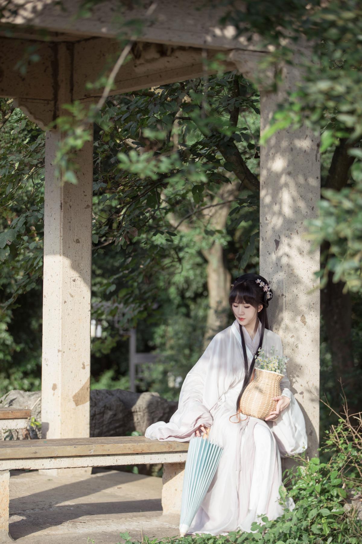 淡淡春山 - 摄影：連翹____ - 模特：莎莎-艺语图