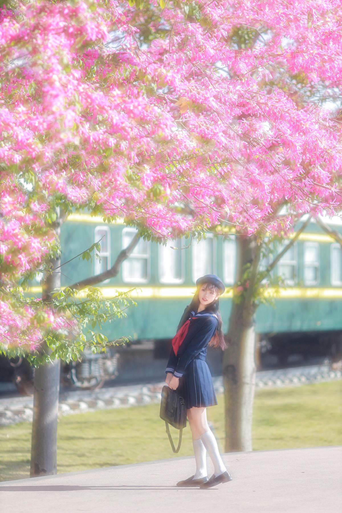 像漫画里的场景 – 摄影：八月树 – 模特：Fish-Lam-艺语图